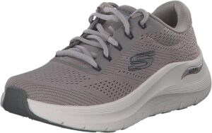 Skechers Arch Fit 2.0 mira hacia el futuro
